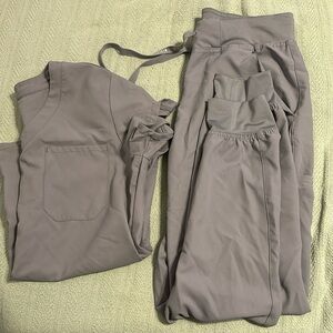 Scrub set
